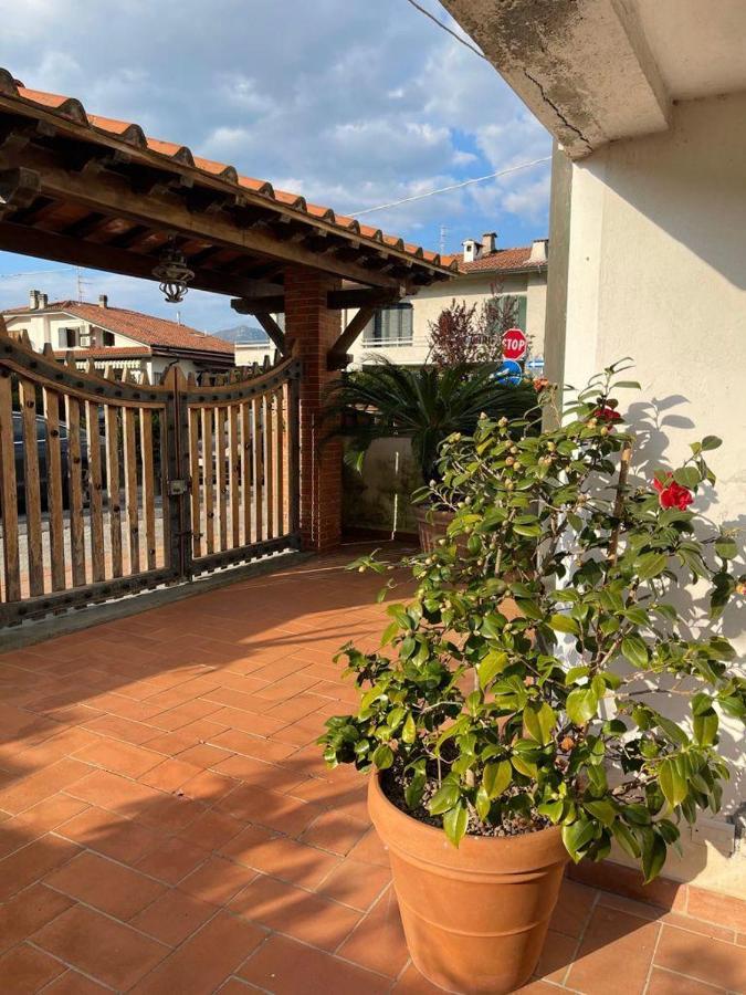 Raffinato Bilocale A Lido Di Camaiore Vicino Al Mare Zewnętrze zdjęcie