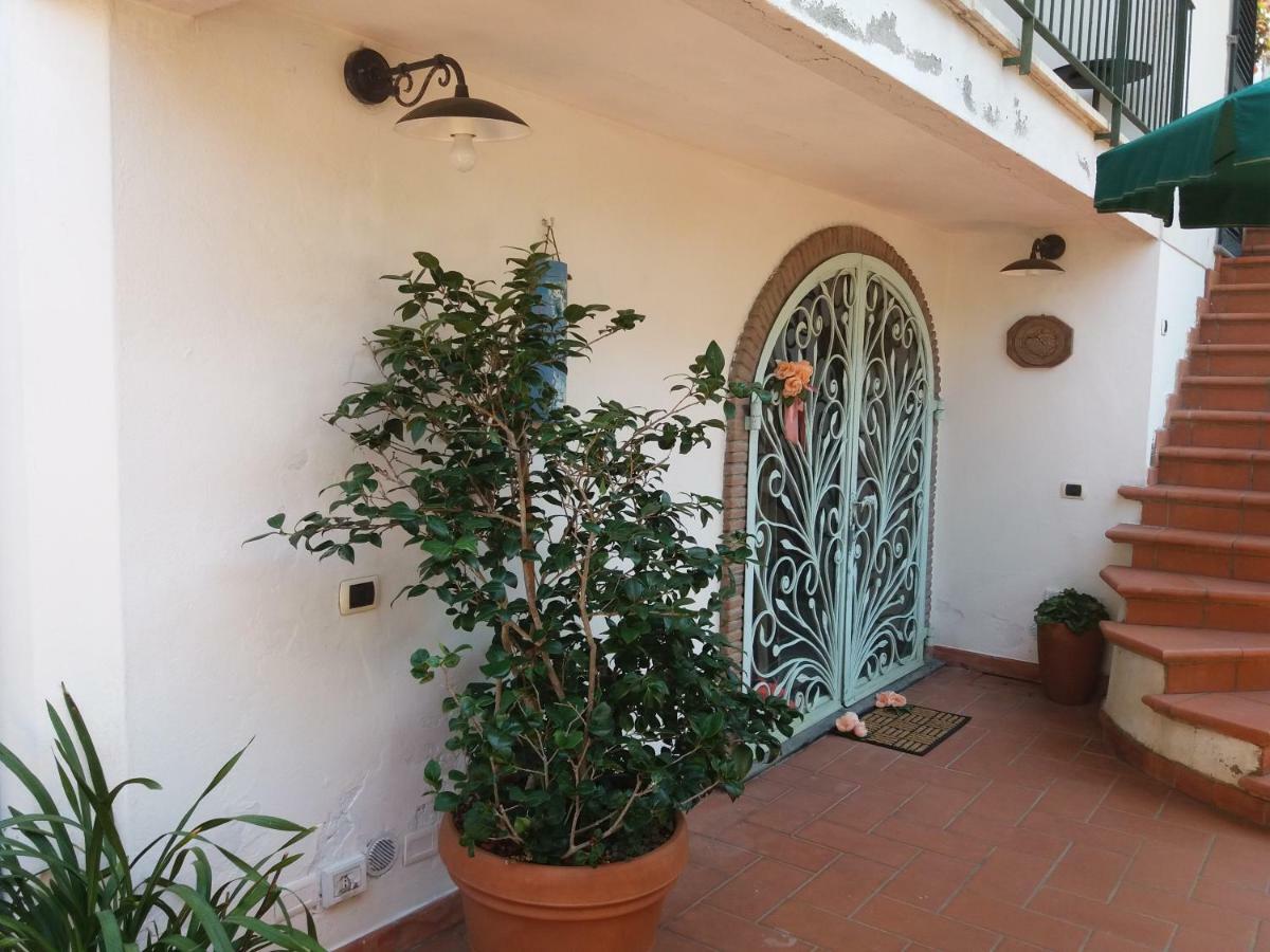 Raffinato Bilocale A Lido Di Camaiore Vicino Al Mare Zewnętrze zdjęcie