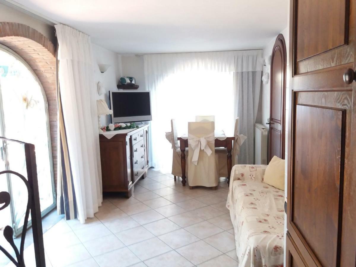 Raffinato Bilocale A Lido Di Camaiore Vicino Al Mare Zewnętrze zdjęcie